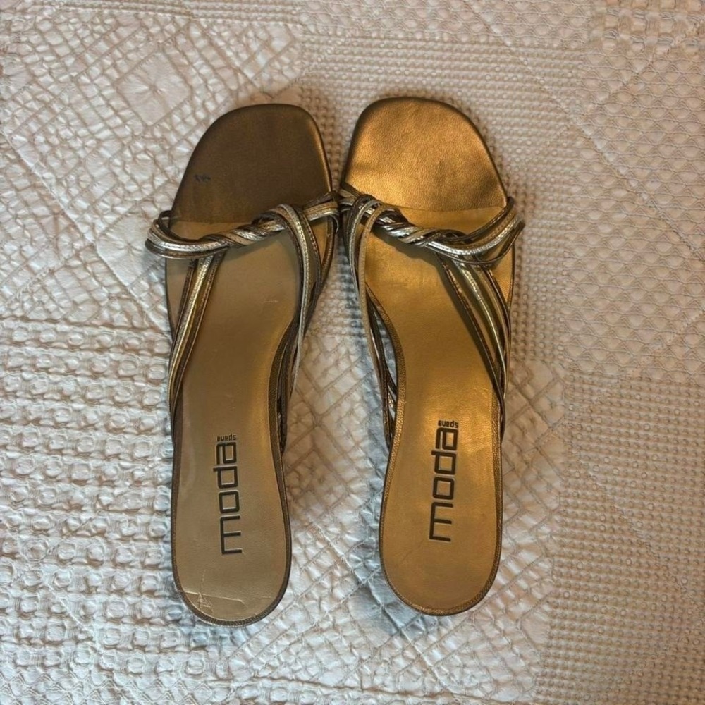 Mods International Gold metallic sandals with a chunky kitten heel